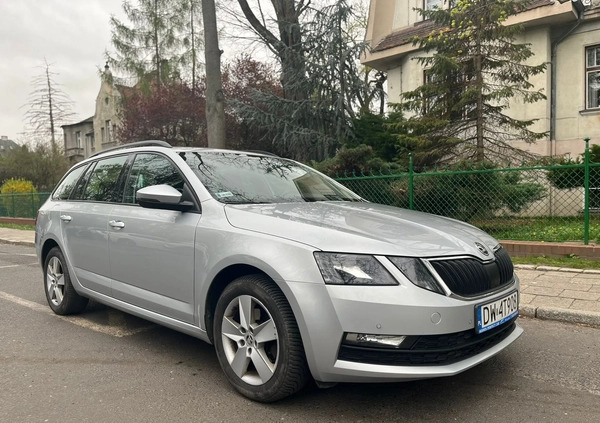 Skoda Octavia cena 50500 przebieg: 182000, rok produkcji 2017 z Wrocław małe 137